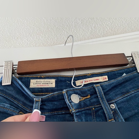 Levi’s High Rise Skinny Jeans - Picture 6 of 7